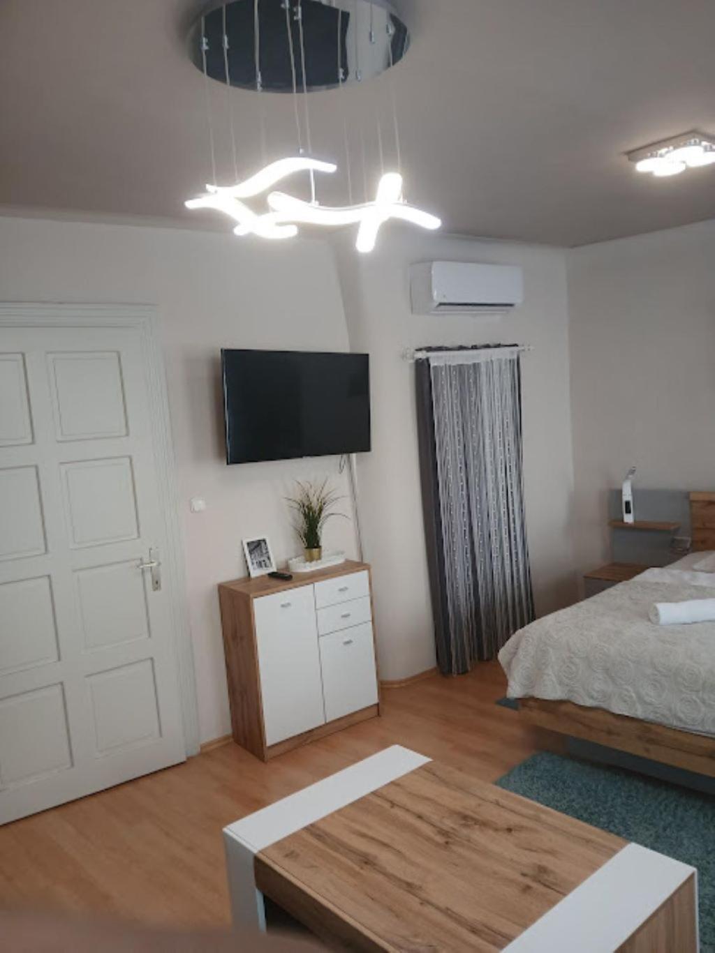 Soda Apartman Дьёр Экстерьер фото